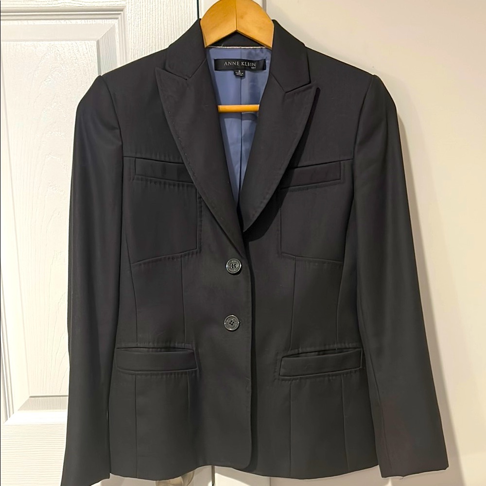 Anne Klein navy Blazer with Notched Lapels and Tailored Fit size 2